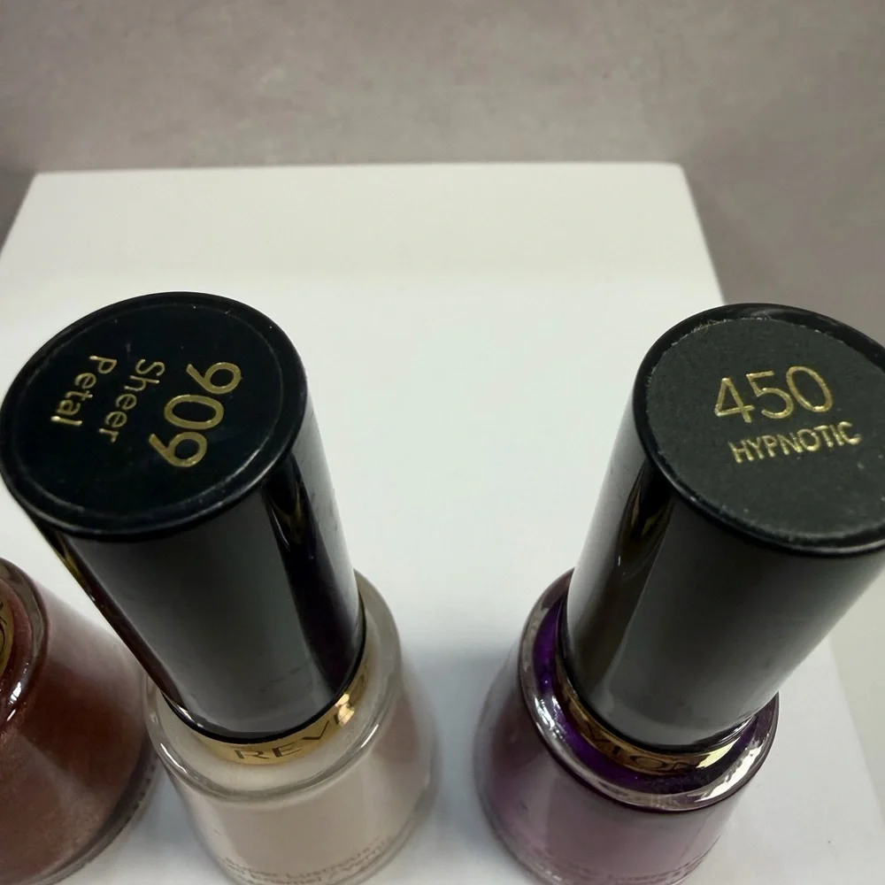 💙3/$20 Revlon Nail Polish Trio - Rose Gold Shimmer, Cream, Purple